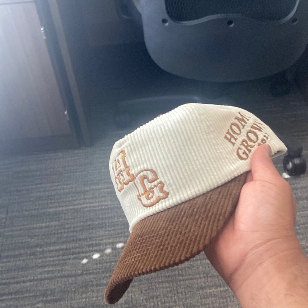Corduroy snapback